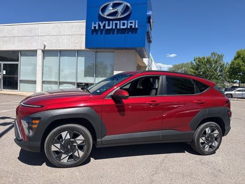 Used 2025 Hyundai Kona SEL AWD/4WD image 1