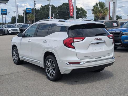 Used 2022 GMC Terrain Denali w/ Denali Premium Package AWD/4WD image 5
