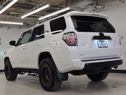 Used 2020 Toyota 4Runner TRD Off-Road Premium w/ Moonroof Package AWD/4WD image 24