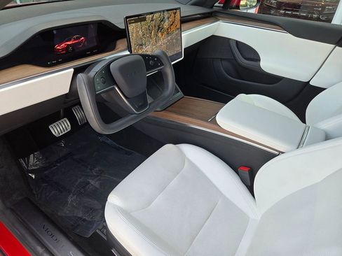 Used 2022 Tesla Model S image 9