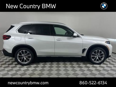 New 2026 BMW X5 xDrive40i w/ Premium Package AWD/4WD image 8