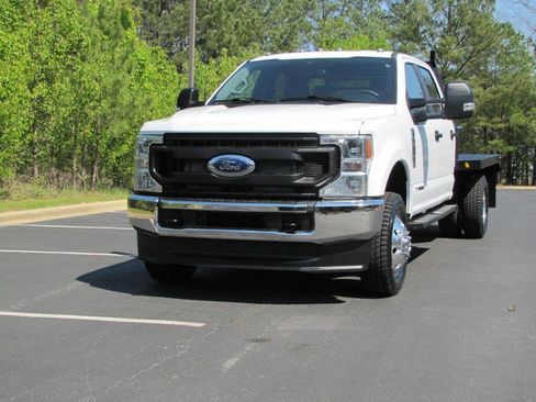Used 2022 Ford F350 XL w/ Power Equipment Group image 9