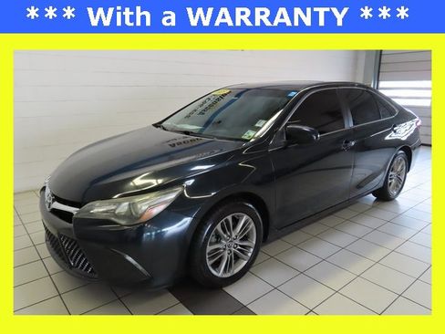 Used 2015 Toyota Camry SE image 1