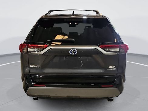 Used 2019 Toyota RAV4 XSE w/ XSE Weather Package AWD/4WD image 6