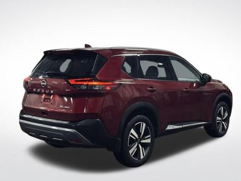 Used 2023 Nissan Rogue SL w/ SL Premium Package image 6