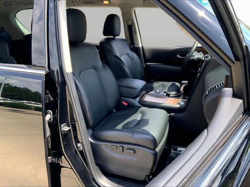 Used 2023 Nissan Armada SL w/ Captain's Chairs Package RWD image 17
