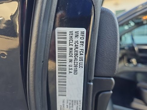 Used 2020 Jeep Grand Cherokee Limited image 13