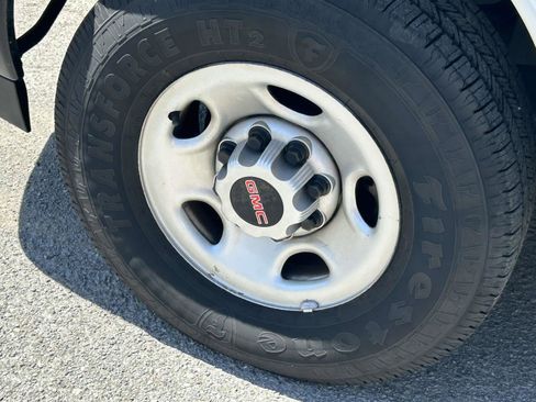 Used 2021 GMC Savana 2500 w/ Communications Package image 9