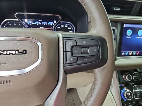 Used 2021 GMC Yukon Denali w/ Denali Premium Package AWD/4WD image 29