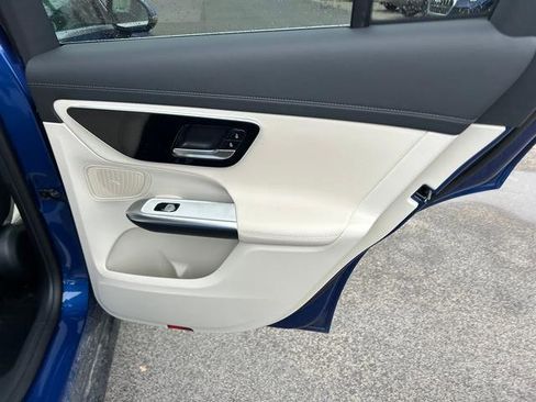 Used 2024 Mercedes-Benz GLC 300 4MATIC image 22