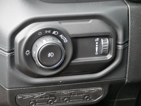 New 2026 Jeep Wrangler Unlimited Sahara AWD/4WD image 14