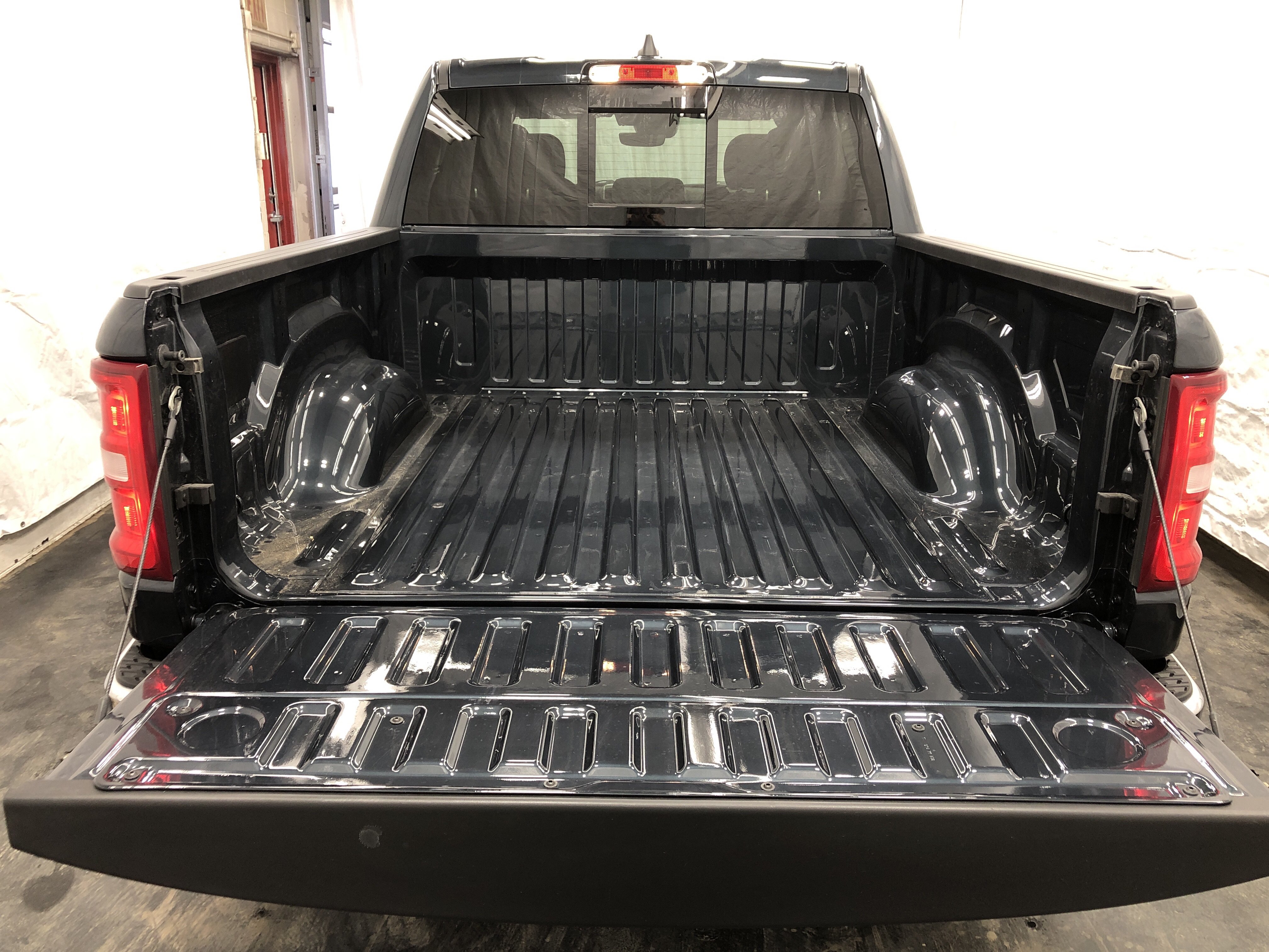 Certified 2025 RAM 1500 Big Horn AWD/4WD image 10