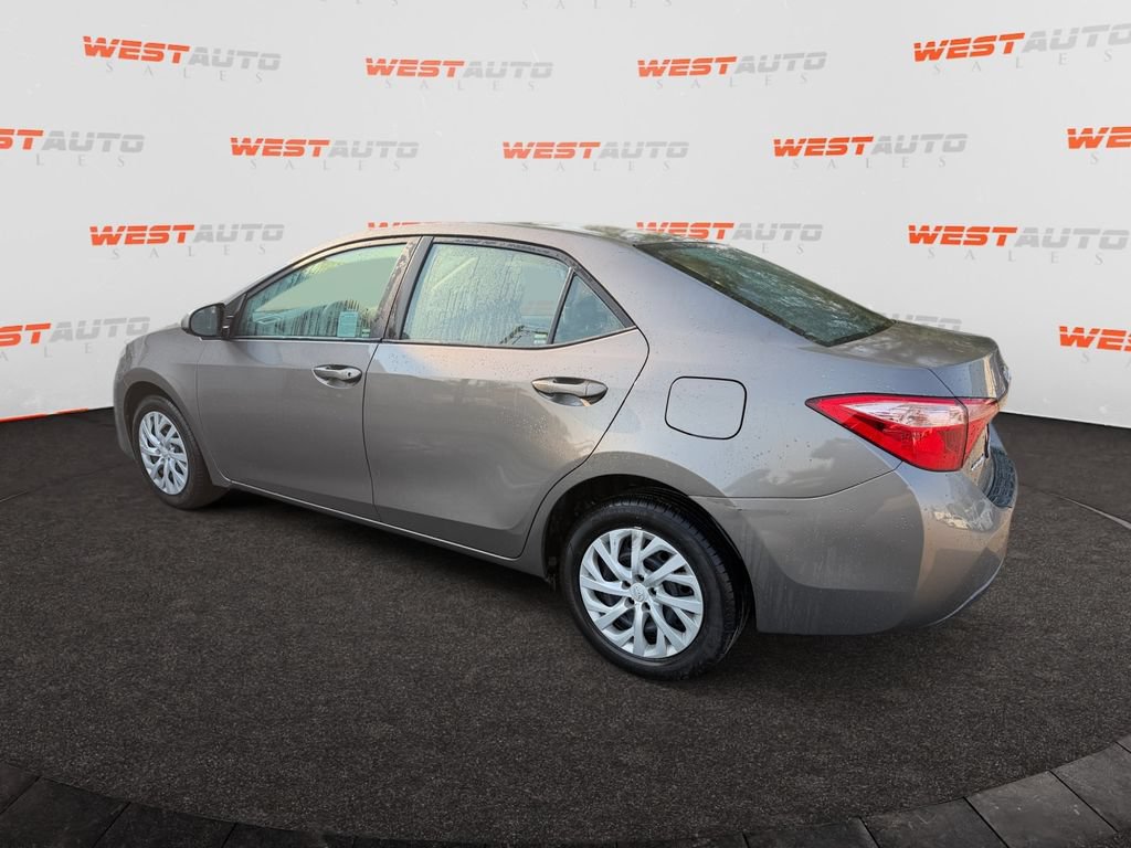 Used 2017 Toyota Corolla LE w/ Carpet Mat Package (TMS) FWD image 3