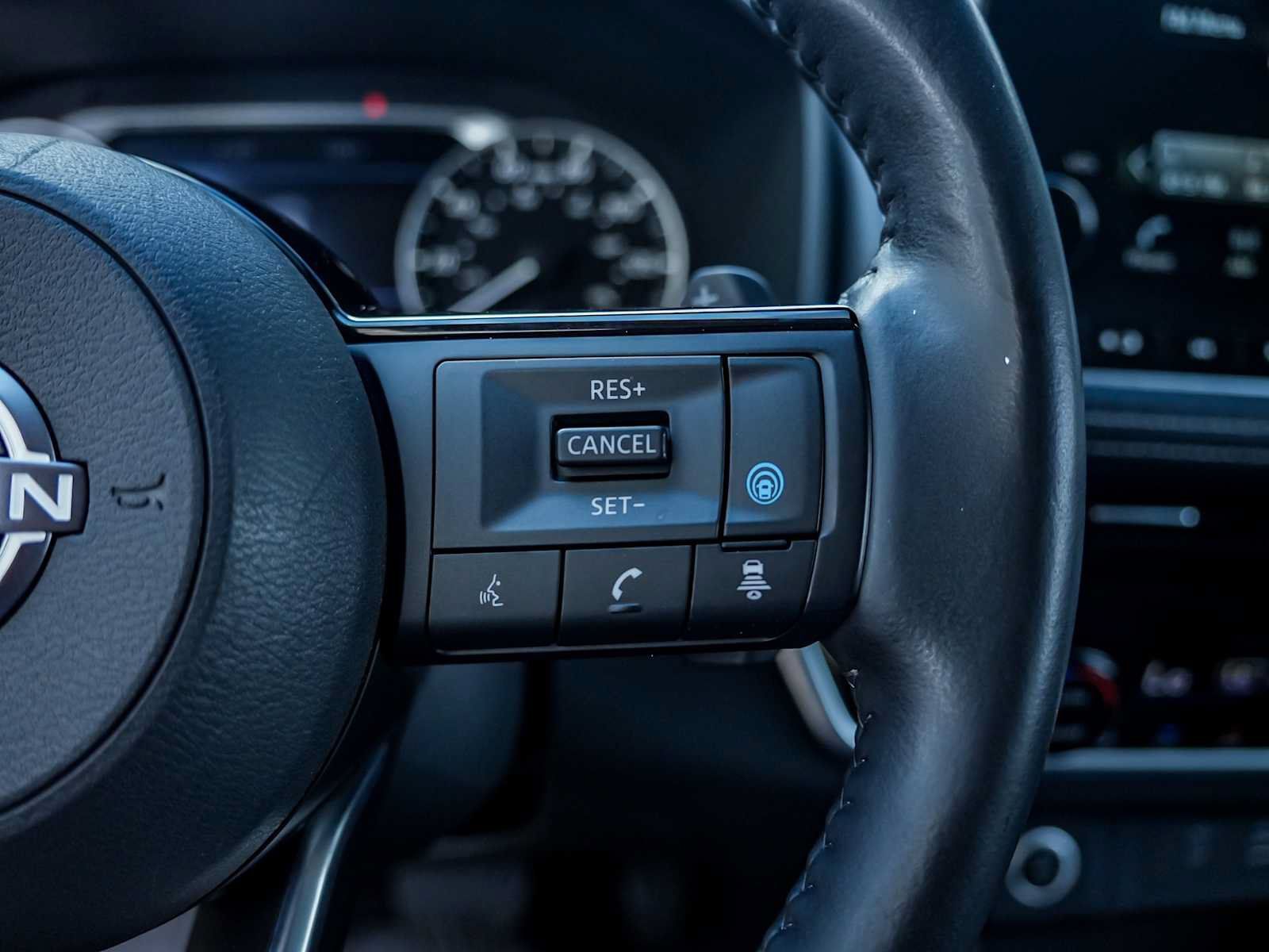 Used 2023 Nissan Rogue SL w/ SL Premium Package FWD image 12