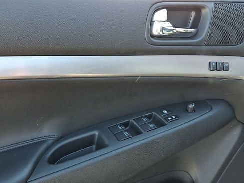 Used 2011 INFINITI G37 X w/ Premium Pkg image 16