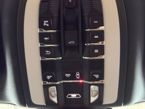 Used 2018 Porsche Macan GTS AWD/4WD image 59