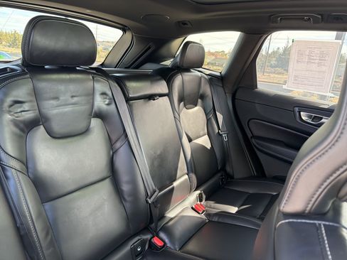 Used 2024 Volvo XC60 B5 Ultimate w/ Protection Package Premier image 23