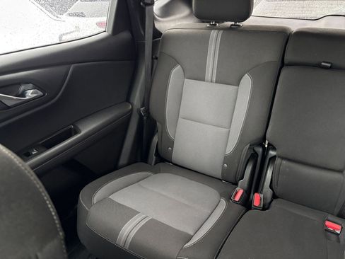 Used 2025 Chevrolet Blazer LT FWD image 40
