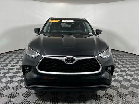 Certified 2026 Toyota Highlander XLE AWD/4WD image 2