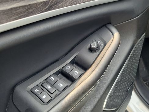 Used 2023 Jeep Grand Cherokee 4WD 4xe image 21