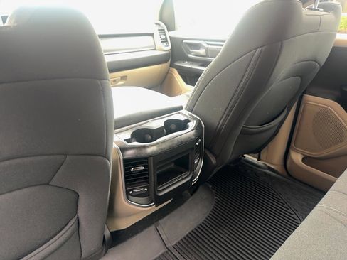 Used 2019 RAM 1500 Big Horn AWD/4WD image 12