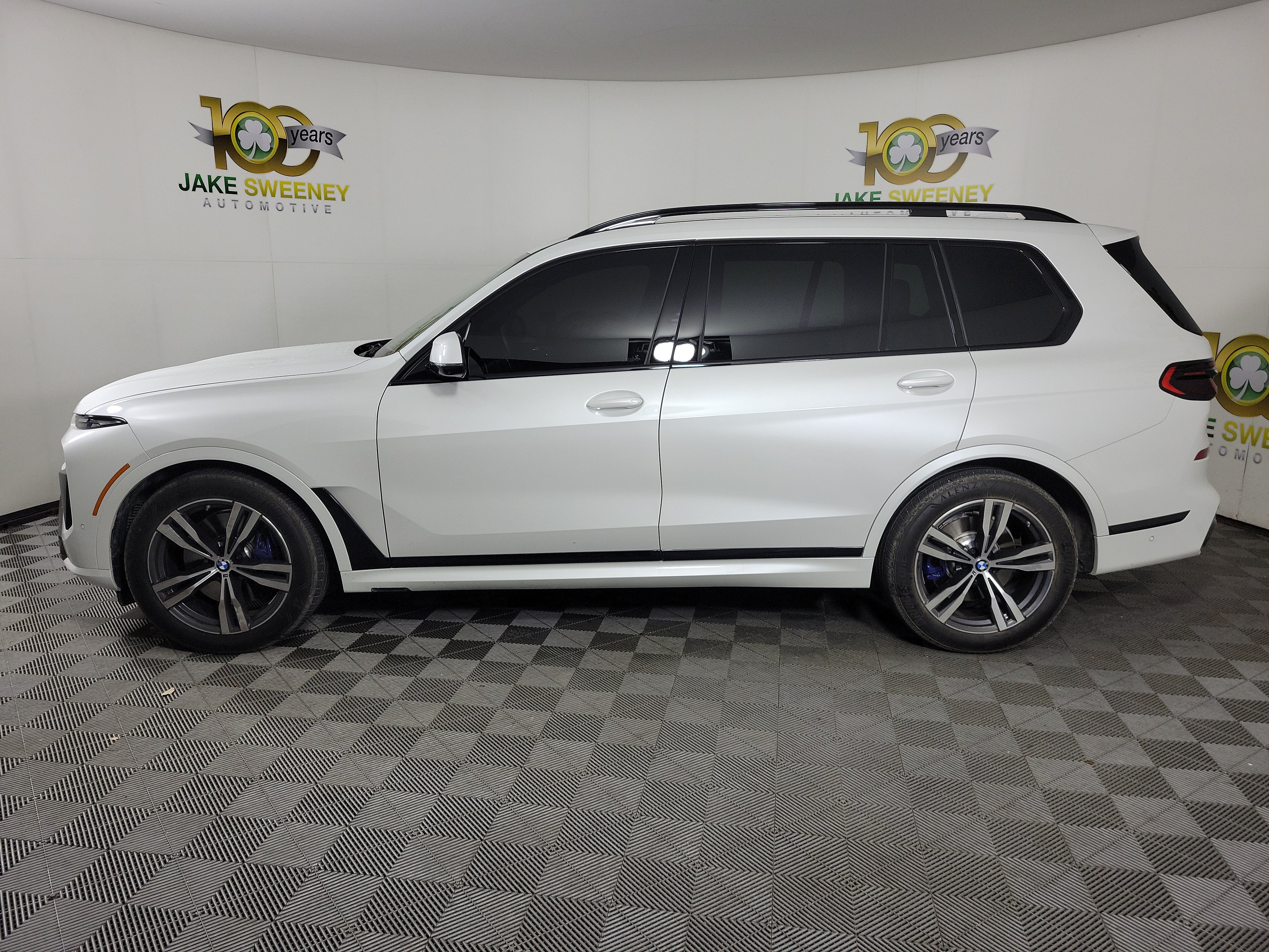 Used 2026 BMW X7 xDrive40i w/ Executive Package AWD/4WD image 2