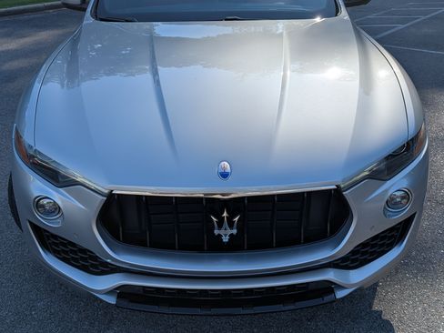 Used 2017 Maserati Levante S AWD/4WD image 12