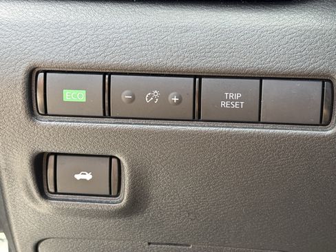 Used 2024 Nissan Sentra SV FWD image 26