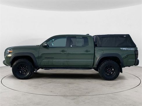 Used 2021 Toyota Tacoma TRD Off-Road image 2