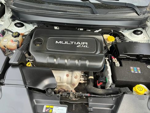 Used 2014 Jeep Cherokee Latitude w/ Cold Weather Group FWD image 23