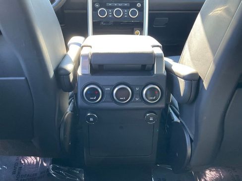 Used 2020 Land Rover Discovery HSE Luxury image 40