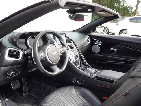 Used 2020 Aston Martin DB11 Volante image 13