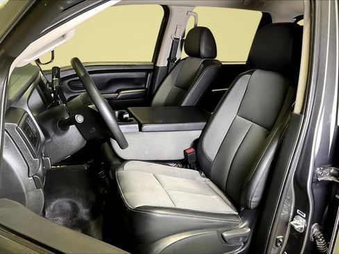 Used 2021 Nissan Titan S w/ S Utility Package image 21