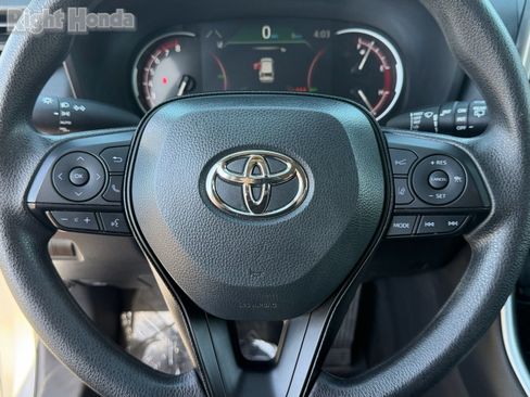 Used 2025 Toyota RAV4 XLE AWD/4WD image 34