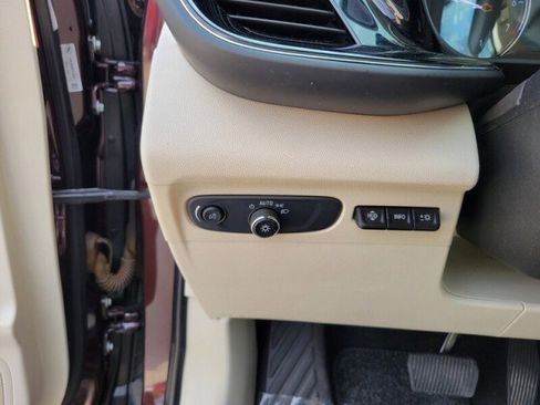 Used 2021 Buick Envision Avenir image 19