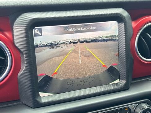 Used 2023 Jeep Gladiator Rubicon w/ LED Lighting Group AWD/4WD image 20
