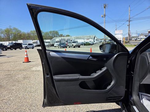 Used 2012 Volkswagen Jetta GLI Autobahn image 9