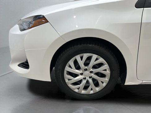 Used 2017 Toyota Corolla LE w/ Carpet Mat Package (TMS) FWD image 9