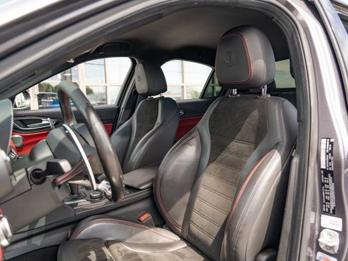 Used 2018 Alfa Romeo Giulia Quadrifoglio RWD image 15