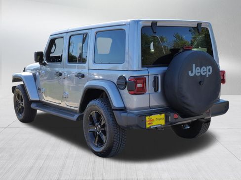 Used 2021 Jeep Wrangler Unlimited Sahara AWD/4WD image 5