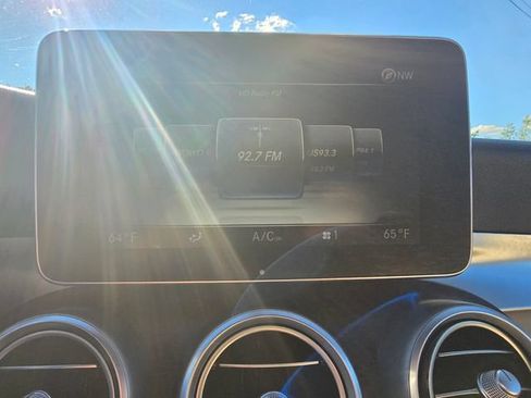 Used 2018 Mercedes-Benz GLC 300 4MATIC image 22