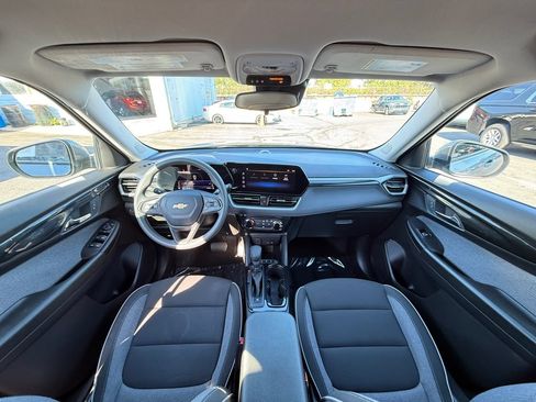 Used 2024 Chevrolet TrailBlazer LT AWD/4WD image 22