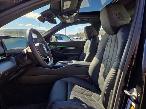 Used 2024 BMW i5 eDrive40i w/ Premium Package image 14