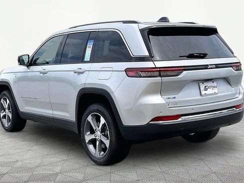 Used 2023 Jeep Grand Cherokee 4WD 4xe image 4