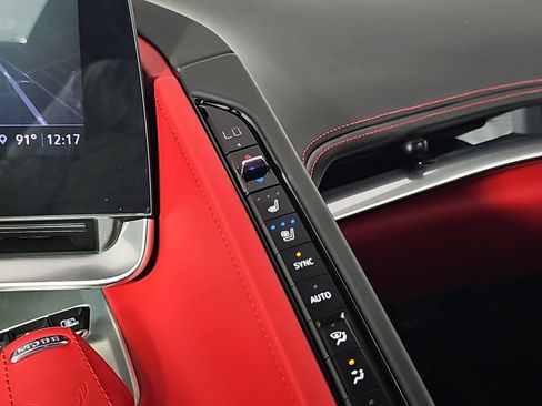 Used 2021 Chevrolet Corvette Stingray Premium Cpe w/ Z51 Performance Package RWD image 21