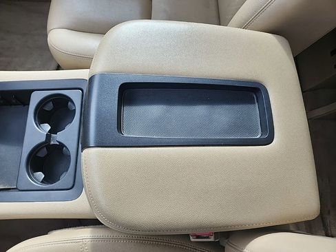 Used 2013 Chevrolet Tahoe LT w/ Luxury Package AWD/4WD image 23