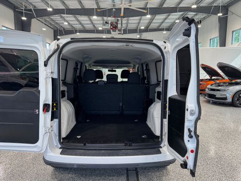 Used 2022 RAM ProMaster City Wagon w/ Lights & Wheels Group FWD image 8