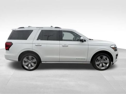 Used 2024 Ford Expedition Platinum image 8