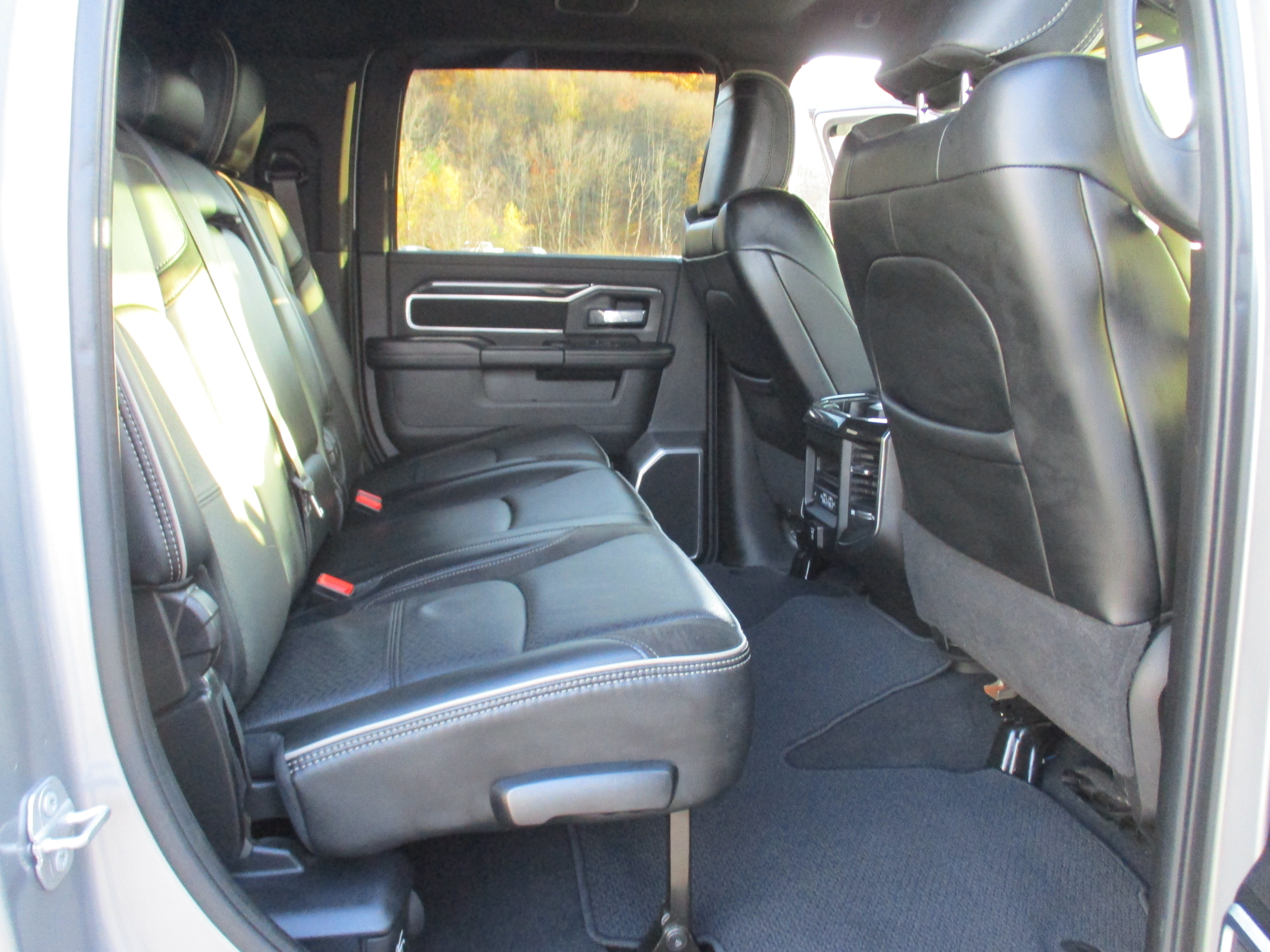 Used 2022 RAM 2500 Laramie AWD/4WD image 14