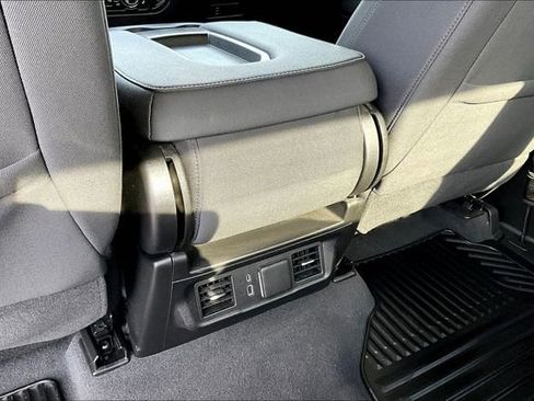 Used 2024 Chevrolet Silverado 1500 LT AWD/4WD image 11